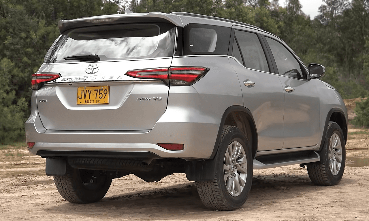 2021 Toyota Fortuner 2.8 4x2 AT thumbnail 2
